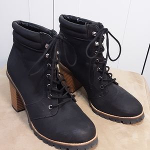 Xhilaration lace up boots